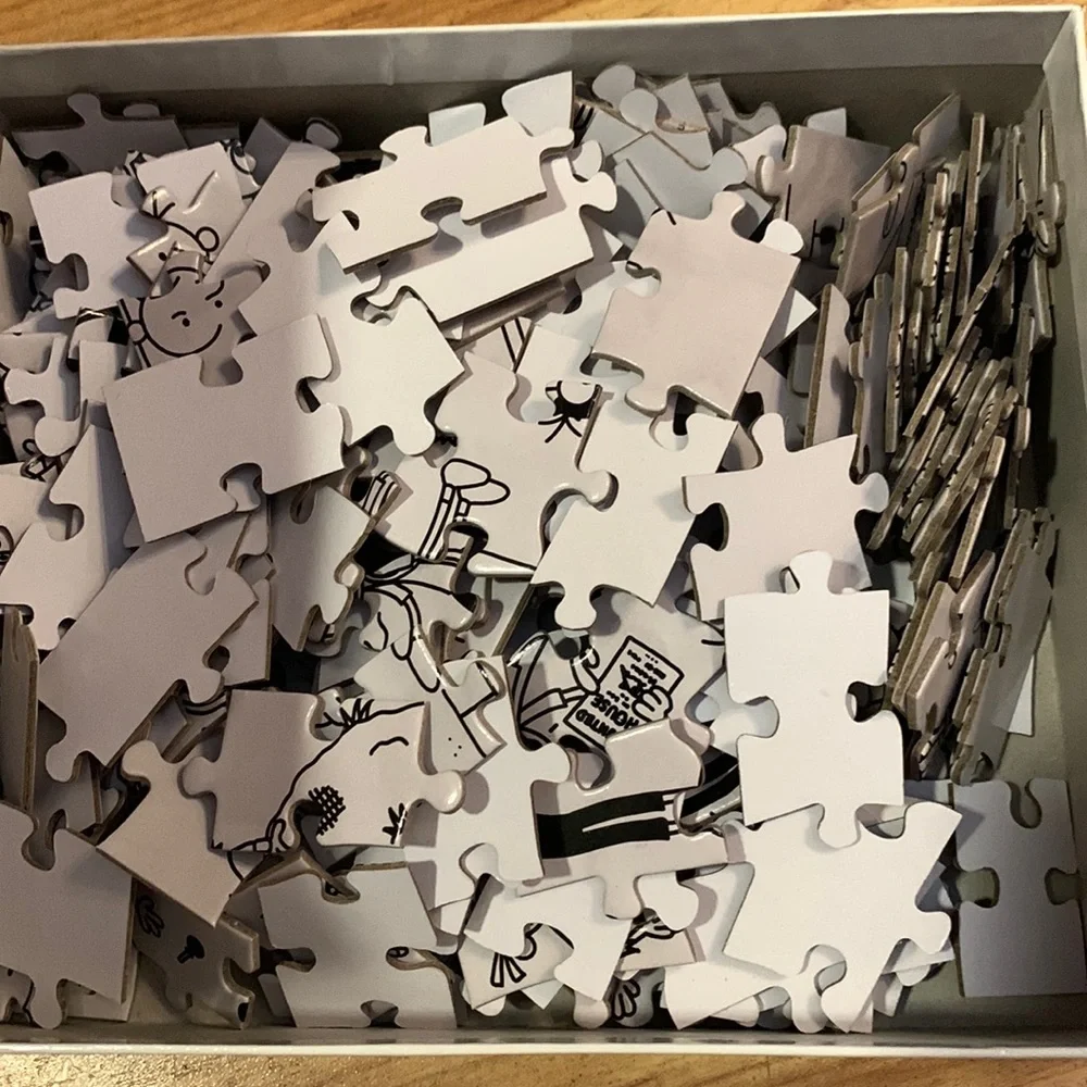 Diary of a Wimpy Kid 200 piece puzzle HARD! Ages 8+ and all pieces are in box